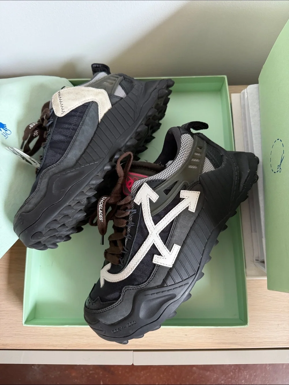 Off-White off white